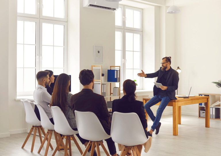 Formación y capacitación para docentes en UCMAS