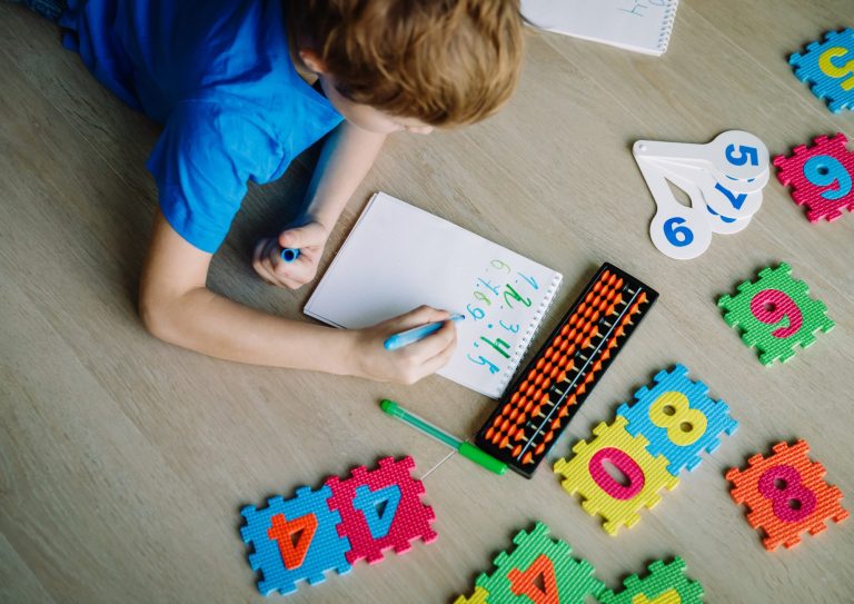 ¿Por qué el ábaco es una herramienta poderosa en el aprendizaje infantil? 🧮