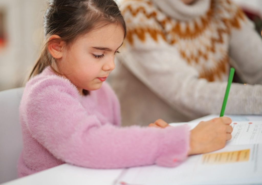 Mi hijo se distrae mucho: 7 formas eficaces de mejorar la concentración infantil