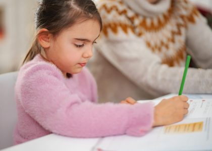 Mi hijo se distrae mucho: 7 formas eficaces de mejorar la concentración infantil